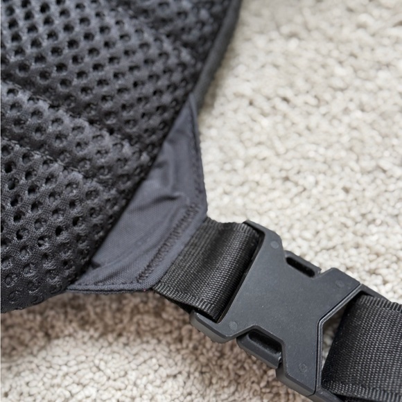 Nike Crossbody Bag (mini) LIKE NEW black brown belt bag - Picture 5 of 7